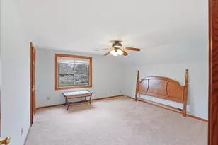 906 Scenic Heights Dr, Delafield, WI 53018 - Photo 24