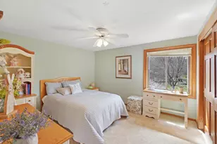 906 Scenic Heights Dr, Delafield, WI 53018 - Photo 22
