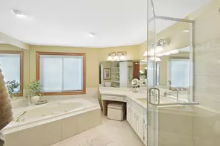 906 Scenic Heights Dr, Delafield, WI 53018 - Photo 20