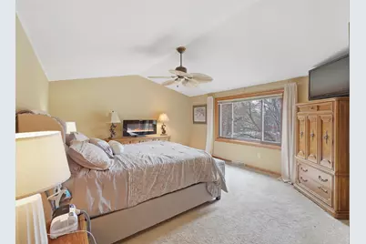 906  Scenic Heights Dr, Delafield, WI 53018 - Photo 20