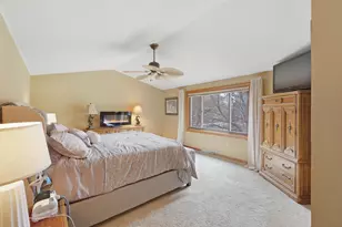 906 Scenic Heights Dr, Delafield, WI 53018 - Photo 20