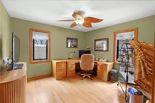 906 Scenic Heights Dr, Delafield, WI 53018 - Photo 14
