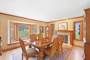 906 Scenic Heights Dr, Delafield, WI 53018 - Photo 6
