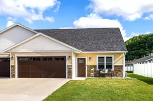 3827 Sunnyside Dr W, La Crosse, WI 54601 - Photo 1