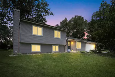 W233N6477  Kneiske Dr, Sussex, WI 53089 - Photo 1