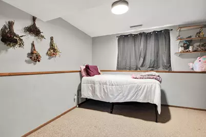 W233N6477  Kneiske Dr, Sussex, WI 53089 - Photo 18