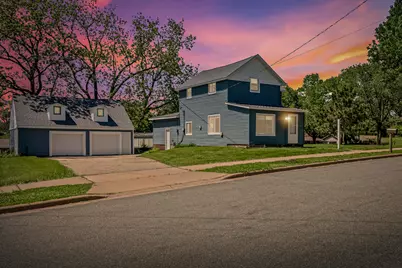 313  8th Ave, Onalaska, WI 54650 - Photo 1
