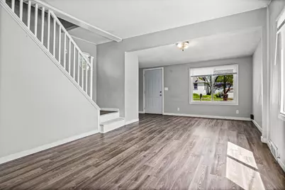 313  8th Ave, Onalaska, WI 54650 - Photo 2
