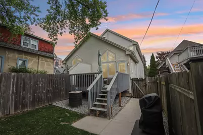 1739 N Warren Ave, Milwaukee, WI 53202 - Photo 38