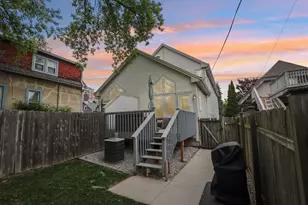 1739 N Warren Ave, Milwaukee, WI 53202 - Photo 38