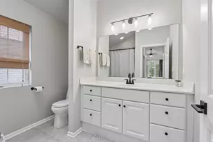1739 N Warren Ave, Milwaukee, WI 53202 - Photo 24