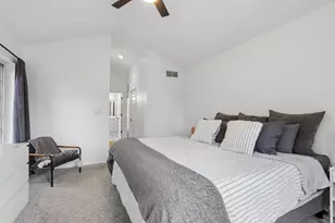 1739 N Warren Ave, Milwaukee, WI 53202 - Photo 22
