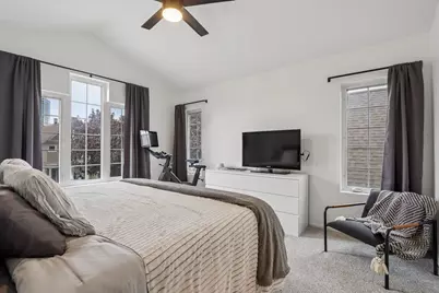 1739 N Warren Ave, Milwaukee, WI 53202 - Photo 20