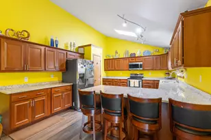 9201 W County Line Rd, Milwaukee, WI 53224 - Photo 8