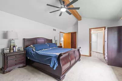 9201 W County Line Rd, Milwaukee, WI 53224 - Photo 16