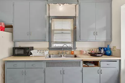 4455 N Teutonia Ave, Milwaukee, WI 53209 - Photo 10