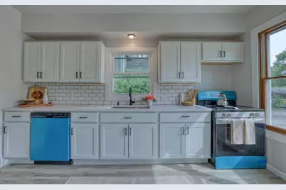 507 NW Barstow St, Waukesha, WI 53188 - Photo 6