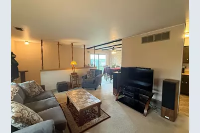 6324 S 20th St, Milwaukee, WI 53221 - Photo 10