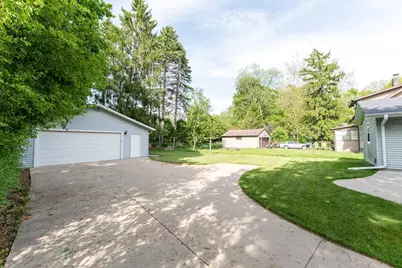 714 E Capitol Dr, Hartland, WI 53029 - Photo 30