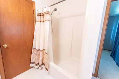 714 E Capitol Dr, Hartland, WI 53029 - Photo 18