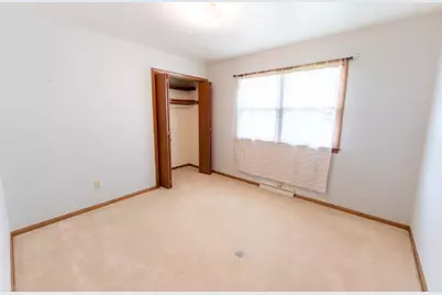 714 E Capitol Dr, Hartland, WI 53029 - Photo 16