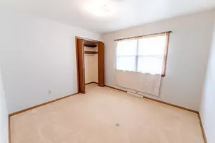 714 E Capitol Dr, Hartland, WI 53029 - Photo 16