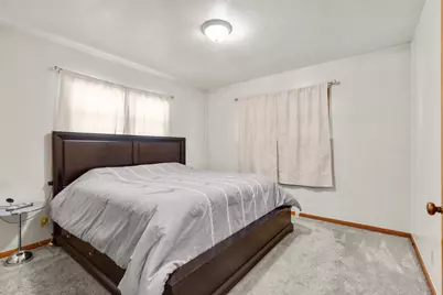 2781 S 76th St, West Allis, WI 53219 - Photo 10