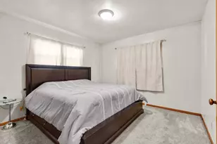 2781 S 76th St, West Allis, WI 53219 - Photo 10