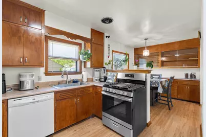 2781 S 76th St, West Allis, WI 53219 - Photo 2