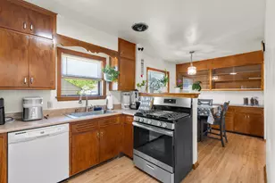 2781 S 76th St, West Allis, WI 53219 - Photo 2
