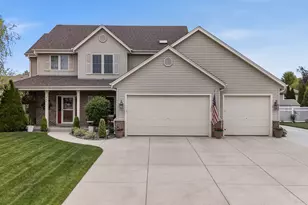 348 S Maple Ln, Saukville, WI 53080 - Photo 2