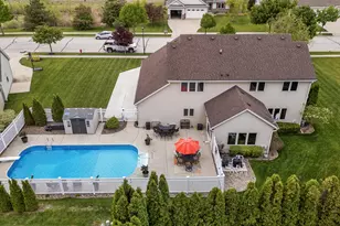 348 S Maple Ln, Saukville, WI 53080 - Photo 4