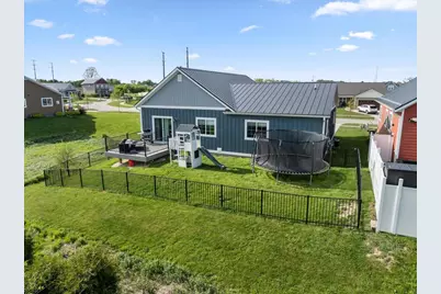 1821  Farm View Dr, Port Washington, WI 53024 - Photo 34