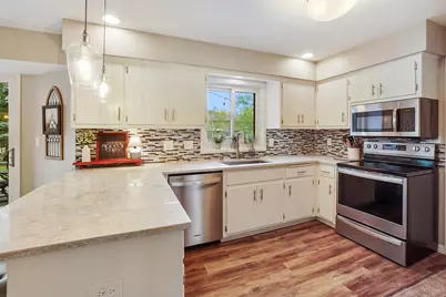 N99W16526  Rustic Ln, Germantown, WI 53022 - Photo 6