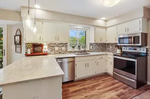 N99W16526 Rustic Ln, Germantown, WI 53022 - Photo 6