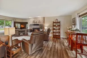N99W16526 Rustic Ln, Germantown, WI 53022 - Photo 10