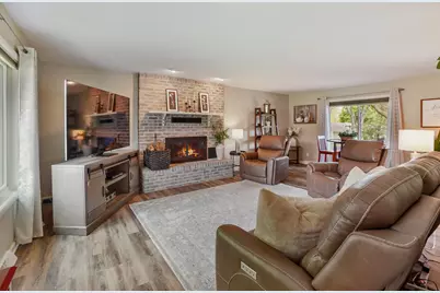 N99W16526  Rustic Ln, Germantown, WI 53022 - Photo 8