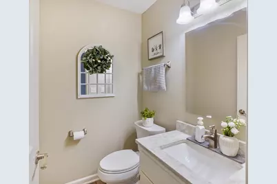 N99W16526  Rustic Ln, Germantown, WI 53022 - Photo 16