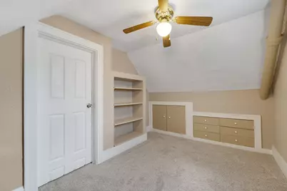 2068 S 68th St, West Allis, WI 53219 - Photo 18