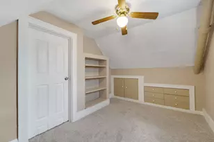 2068 S 68th St, West Allis, WI 53219 - Photo 18
