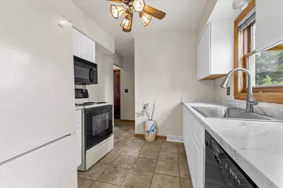 2640  Moraine Ct, Racine, WI 53402 - Photo 18