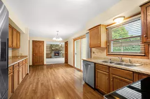 15025 W Vera Cruz Dr, New Berlin, WI 53151 - Photo 6