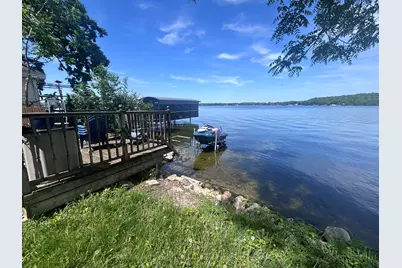 637  1st St, Delafield, WI 53018 - Photo 2