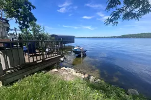 637 1st St, Delafield, WI 53018 - Photo 2