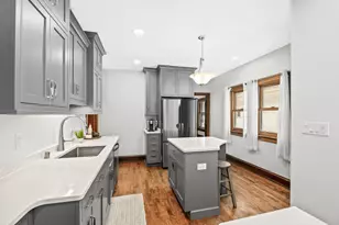2209 N 62nd St, Wauwatosa, WI 53213 - Photo 16