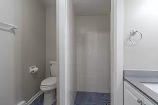 10345 W Whitnall Edge Dr, Franklin, WI 53132 - Photo 8