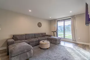 10345 W Whitnall Edge Dr, Franklin, WI 53132 - Photo 2