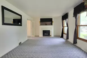 5805 N 111th St, Milwaukee, WI 53225 - Photo 6