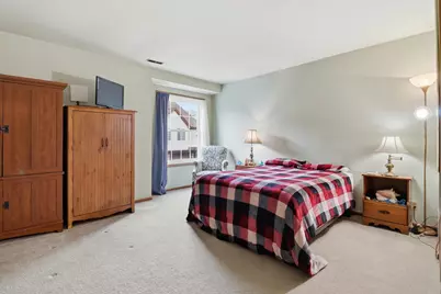 2077 S 102nd St #D, West Allis, WI 53227 - Photo 6