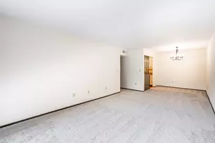 6100 W Stone Hedge Dr, Greenfield, WI 53220 - Photo 10